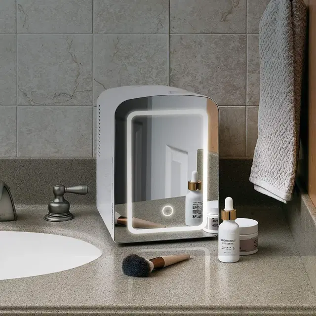 Mini Beauty Fridge for Skincare Storage (4L)